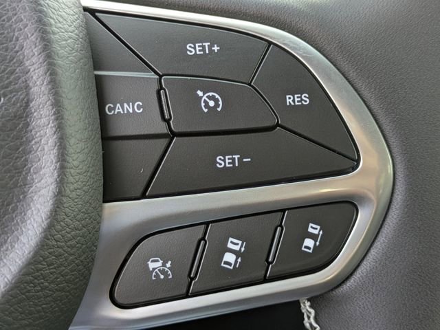 New 2025 Chrysler Voyager LX image 25