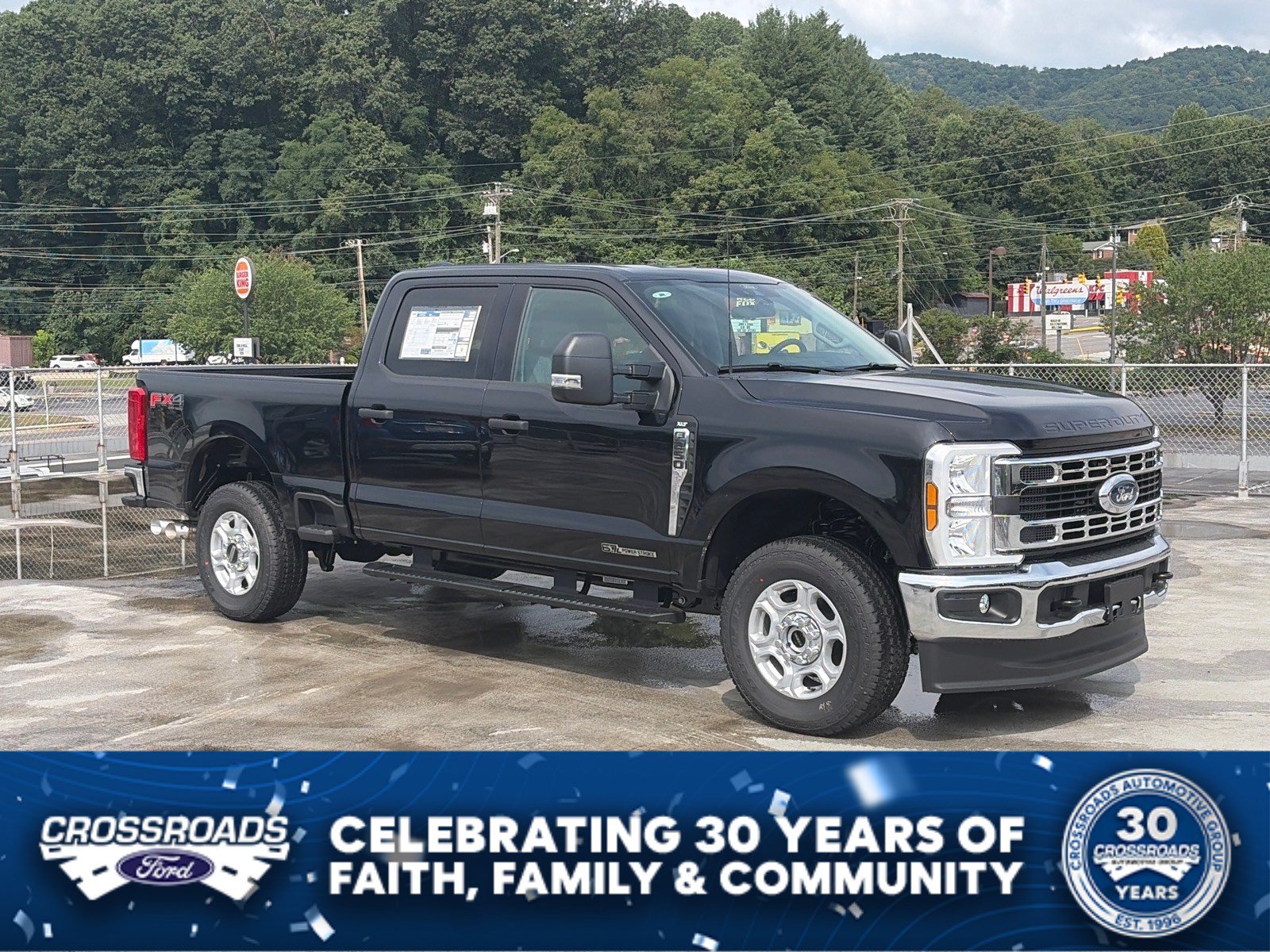 New 2026 Ford F250 XLT w/ FX4 Off-Road Package