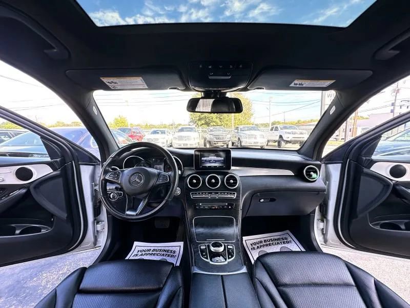 Used 2019 Mercedes-Benz GLC 300 w/ Parking Assistance Package image 18