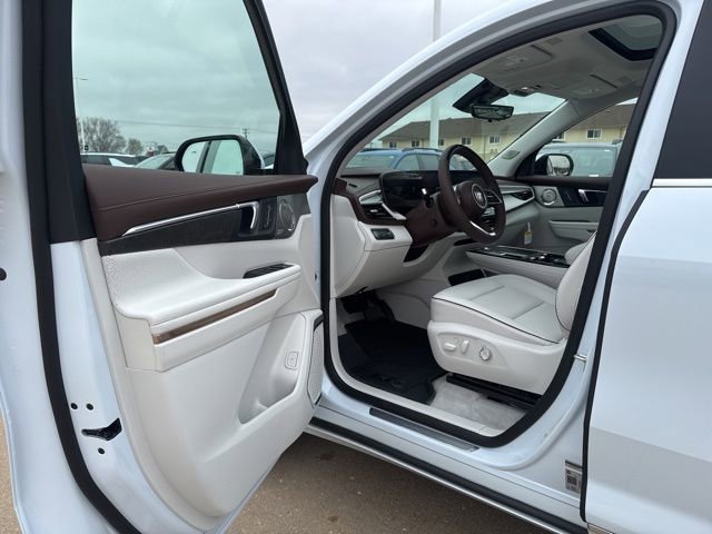 New 2026 Buick Enclave Avenir w/ Super Cruise Package image 9