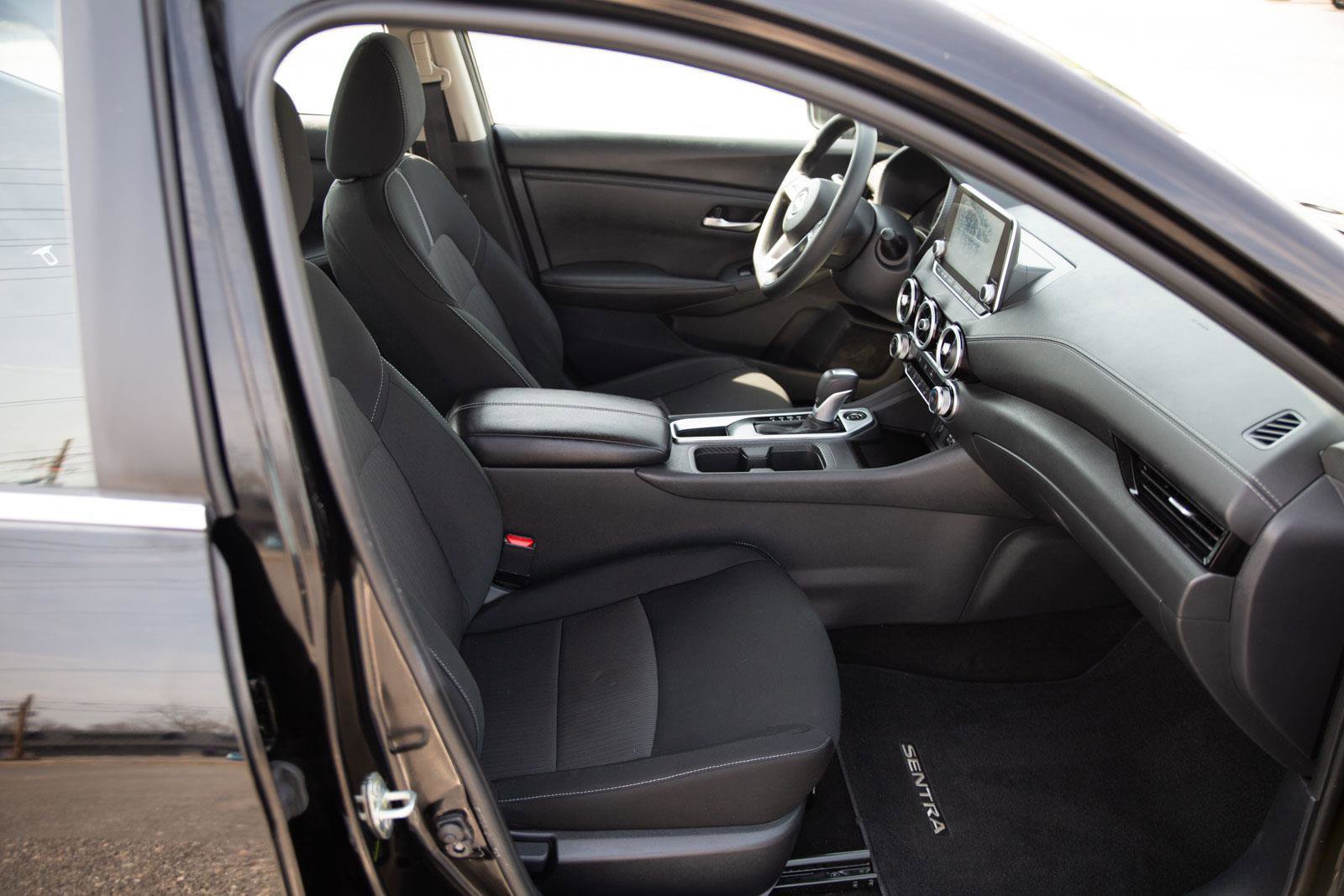 Used 2025 Nissan Sentra SV image 22