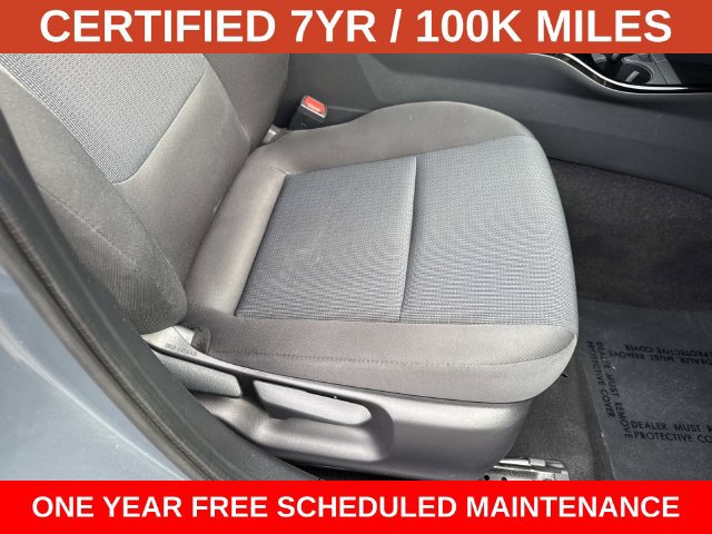 Used 2025 Toyota Prius LE FWD image 10