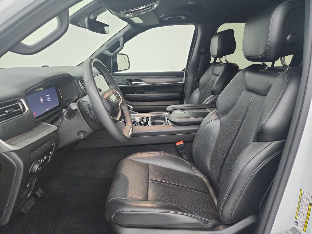 Certified 2024 Jeep Wagoneer L Series III w/ Flexible Seating Group AWD/4WD image 20