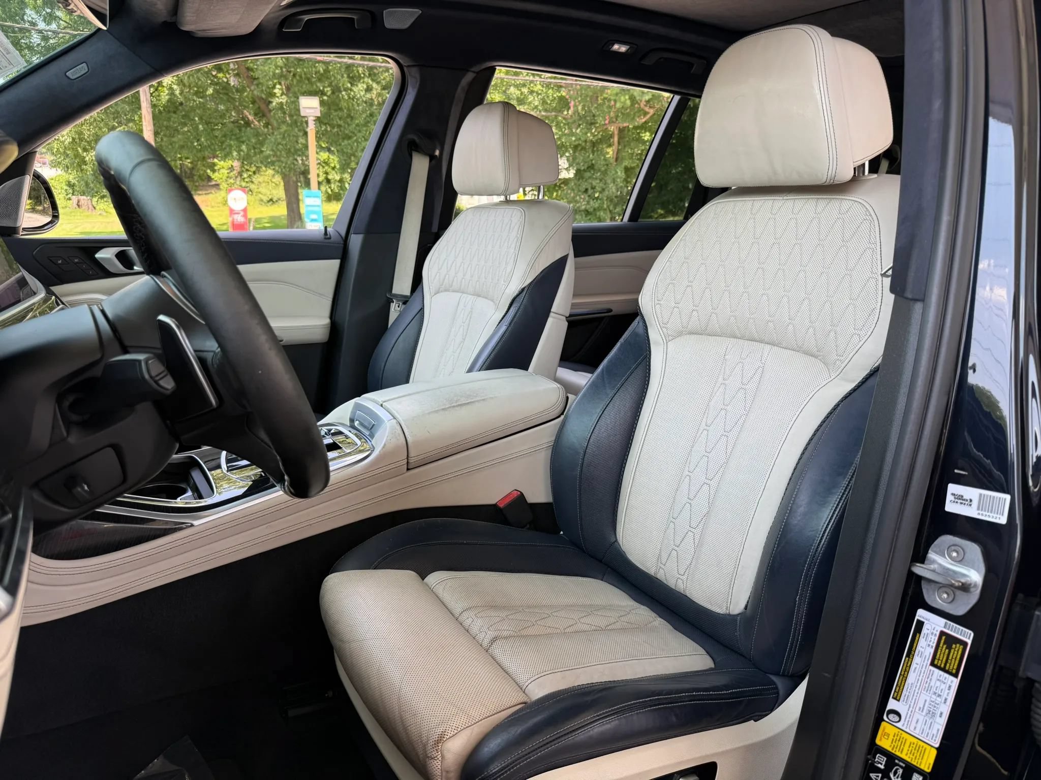 Used 2019 BMW X7 xDrive50i w/ M Sport Package AWD/4WD image 26