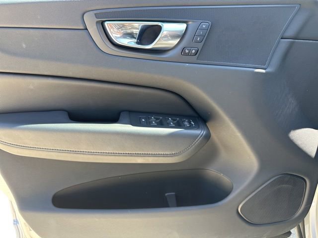Certified 2023 Volvo XC60 B5 Core w/ Climate Package AWD/4WD image 17