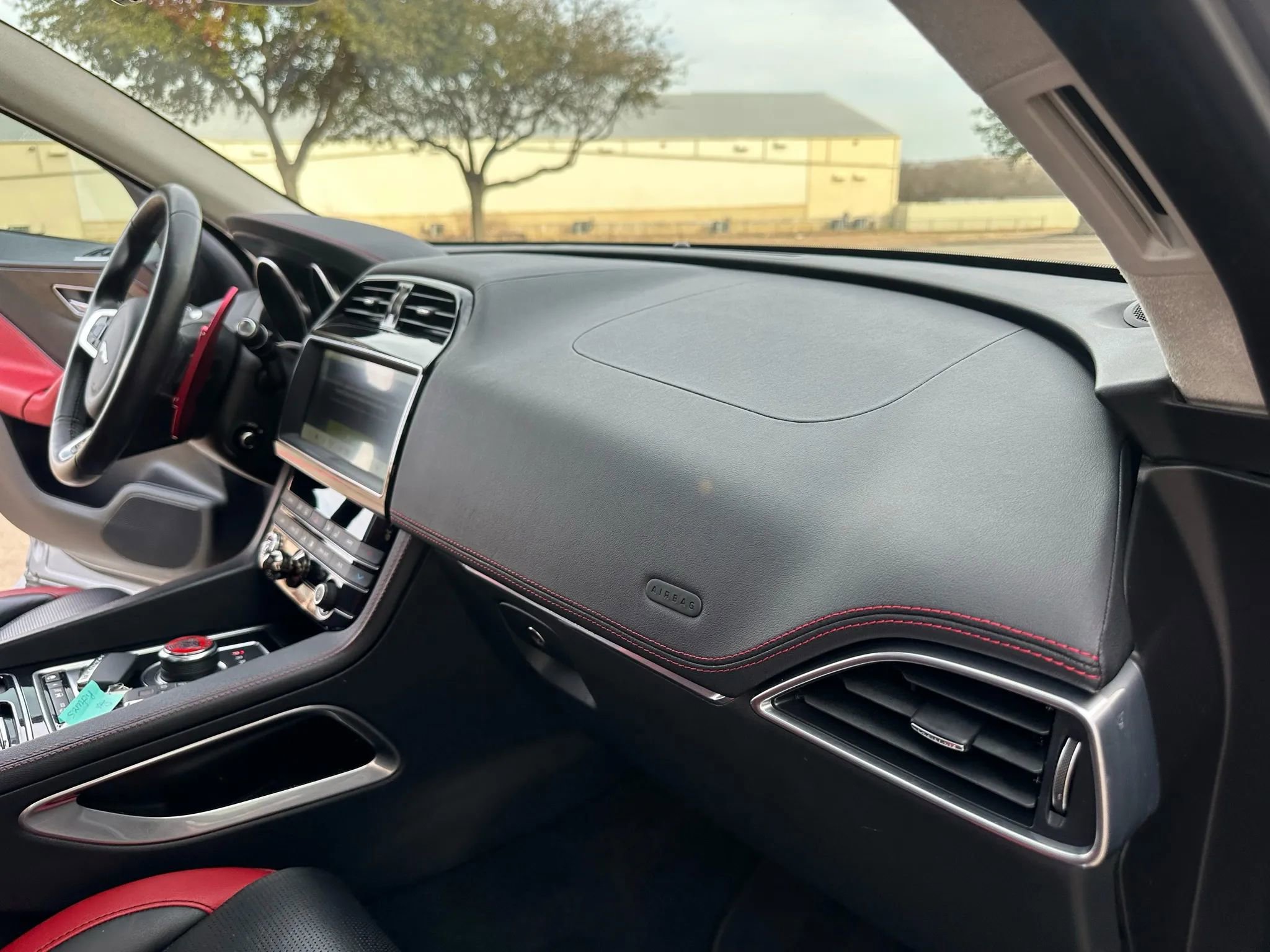 Used 2020 Jaguar F-PACE S AWD/4WD image 28