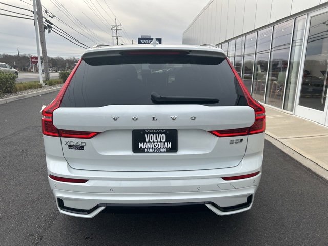 Certified 2025 Volvo XC60 B5 Plus image 4