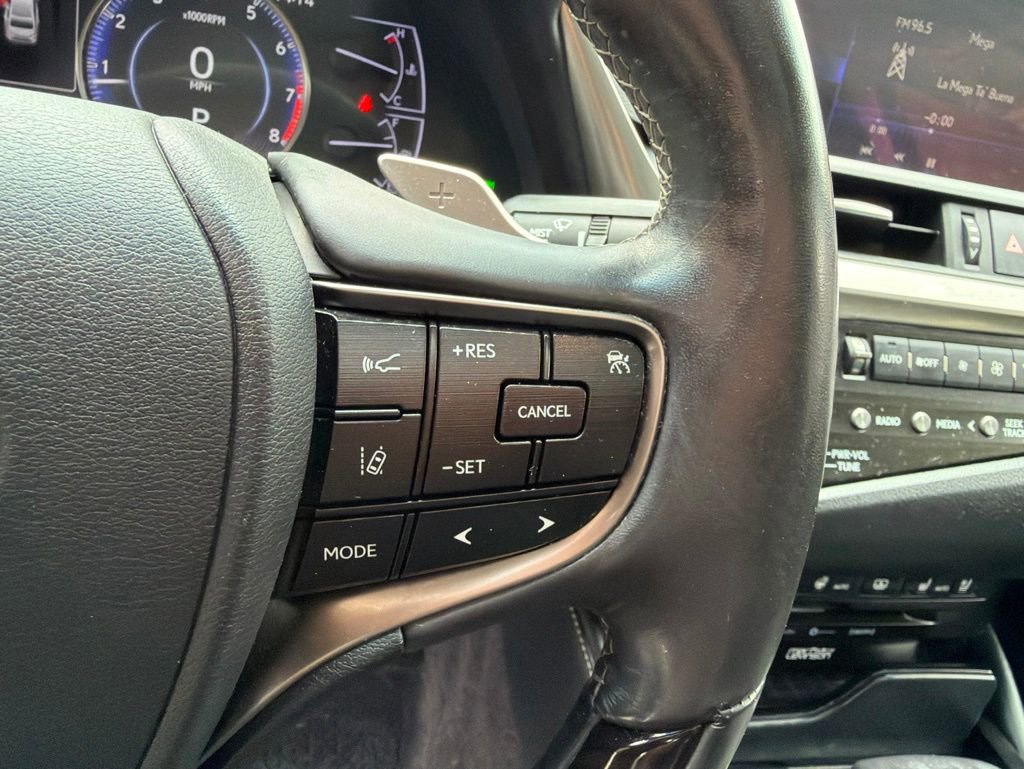 Used 2019 Lexus ES 350 Ultra Luxury w/ Accessory Package 2 FWD image 16