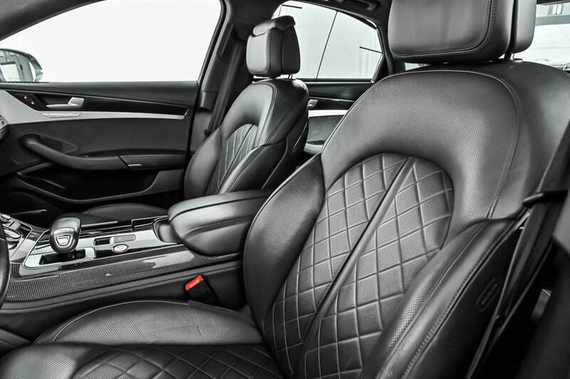 Used 2016 Audi S8 AWD/4WD image 18