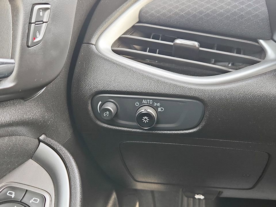 Used 2024 Chevrolet Malibu LT image 21