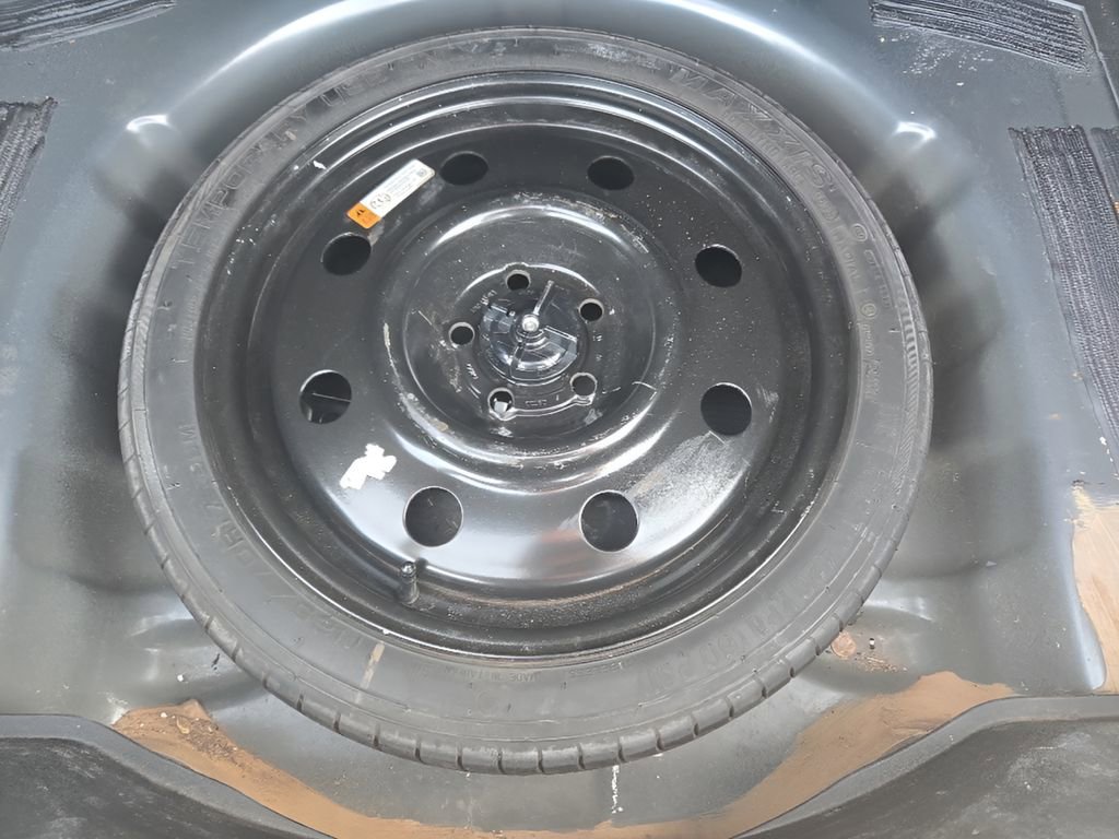 Used 2019 Lincoln MKZ Premiere image 34