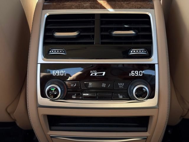 Used 2018 BMW 750i RWD image 30