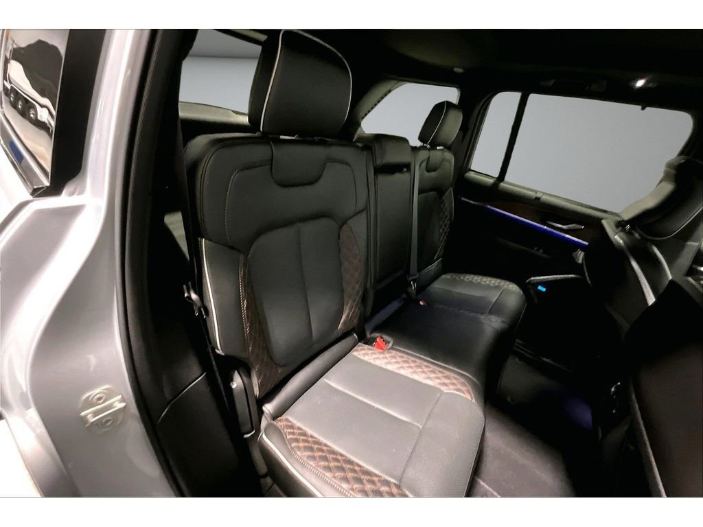 Used 2024 Jeep Grand Cherokee Summit w/ Luxury Tech Group V image 29