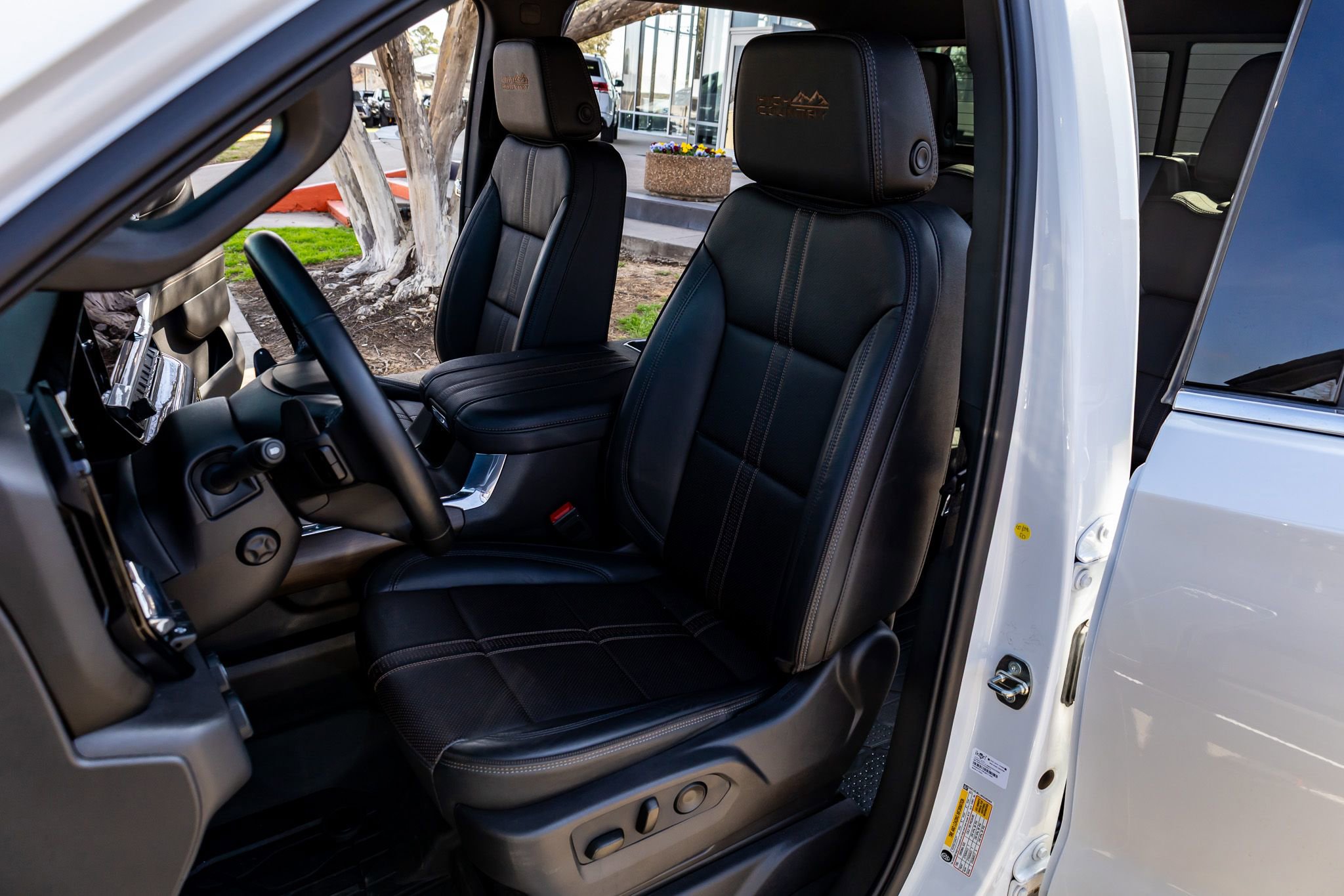 Used 2024 Chevrolet Silverado 1500 High Country w/ Technology Package image 29