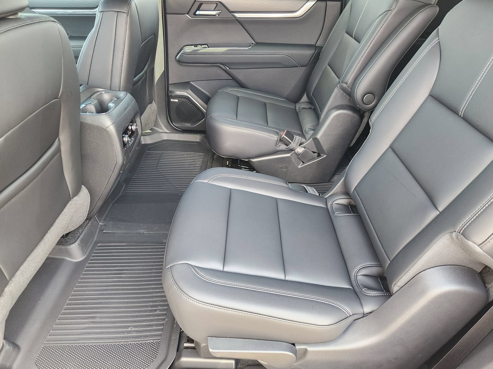 New 2026 GMC Acadia Elevation w/ Black Edition FWD image 33