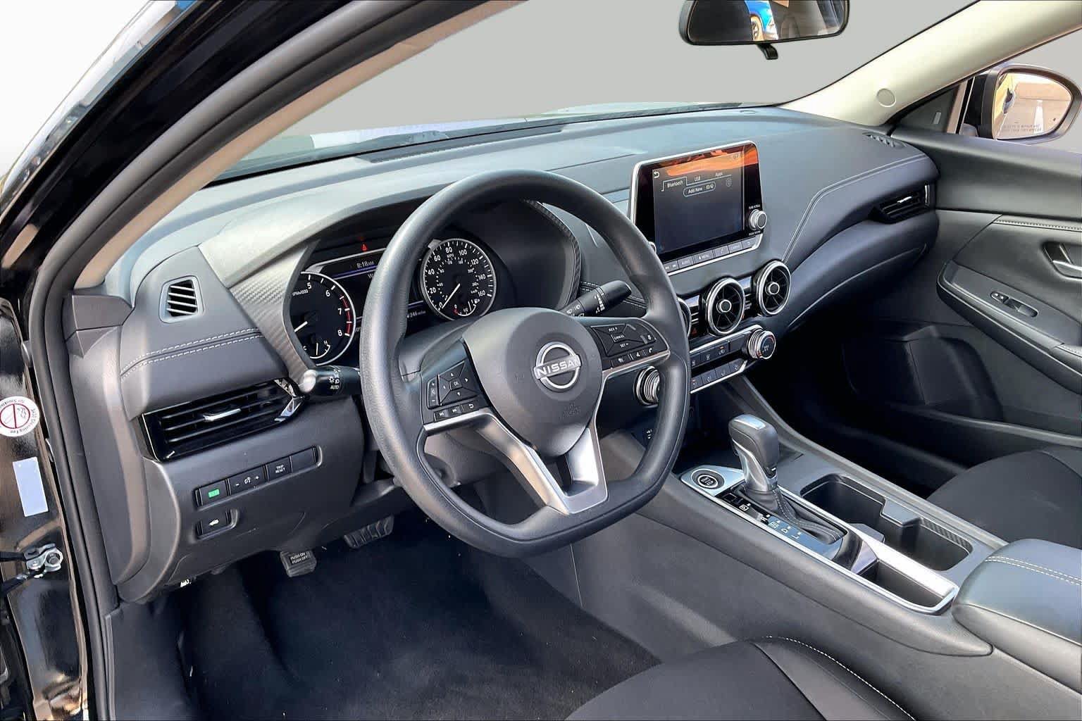 Used 2025 Nissan Sentra SV FWD image 16