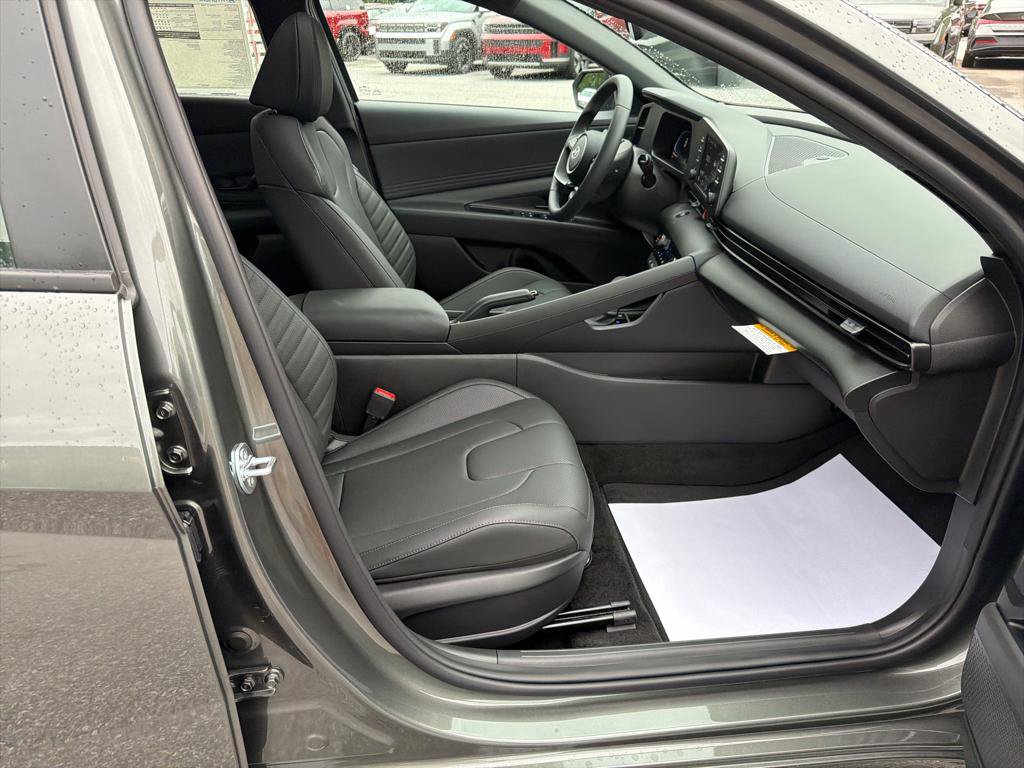 New 2026 Hyundai Elantra SEL Sport FWD image 28