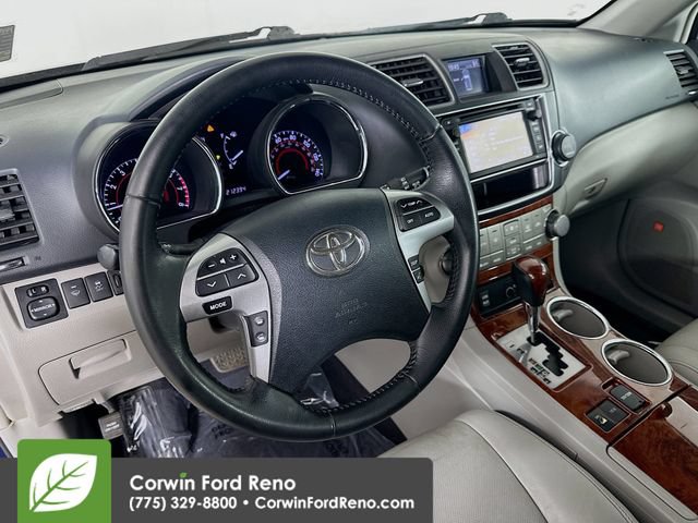 Used 2013 Toyota Highlander Limited AWD/4WD image 9