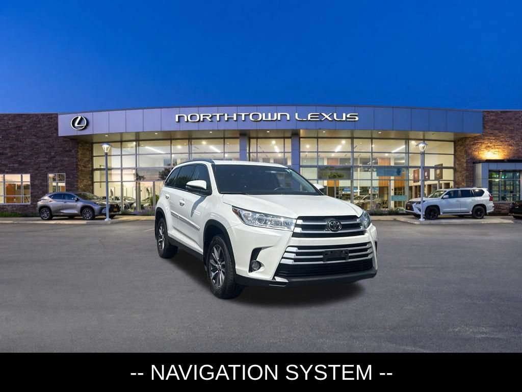 Used 2019 Toyota Highlander XLE AWD/4WD image 4