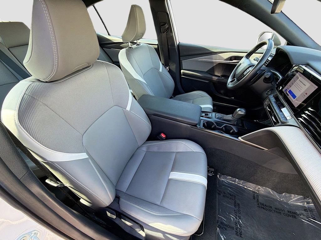 Used 2025 Toyota Camry SE FWD image 13