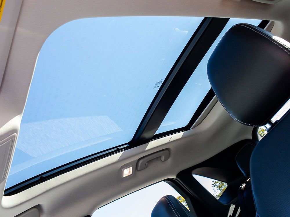 Used 2025 Ford Escape SE w/ PHEV Premium Package image 21