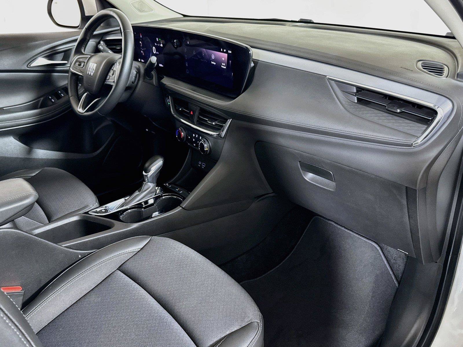 Certified 2025 Buick Encore GX Preferred FWD image 25