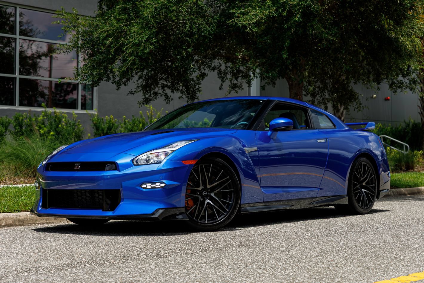 Used 2024 Nissan GT-R AWD/4WD image 36