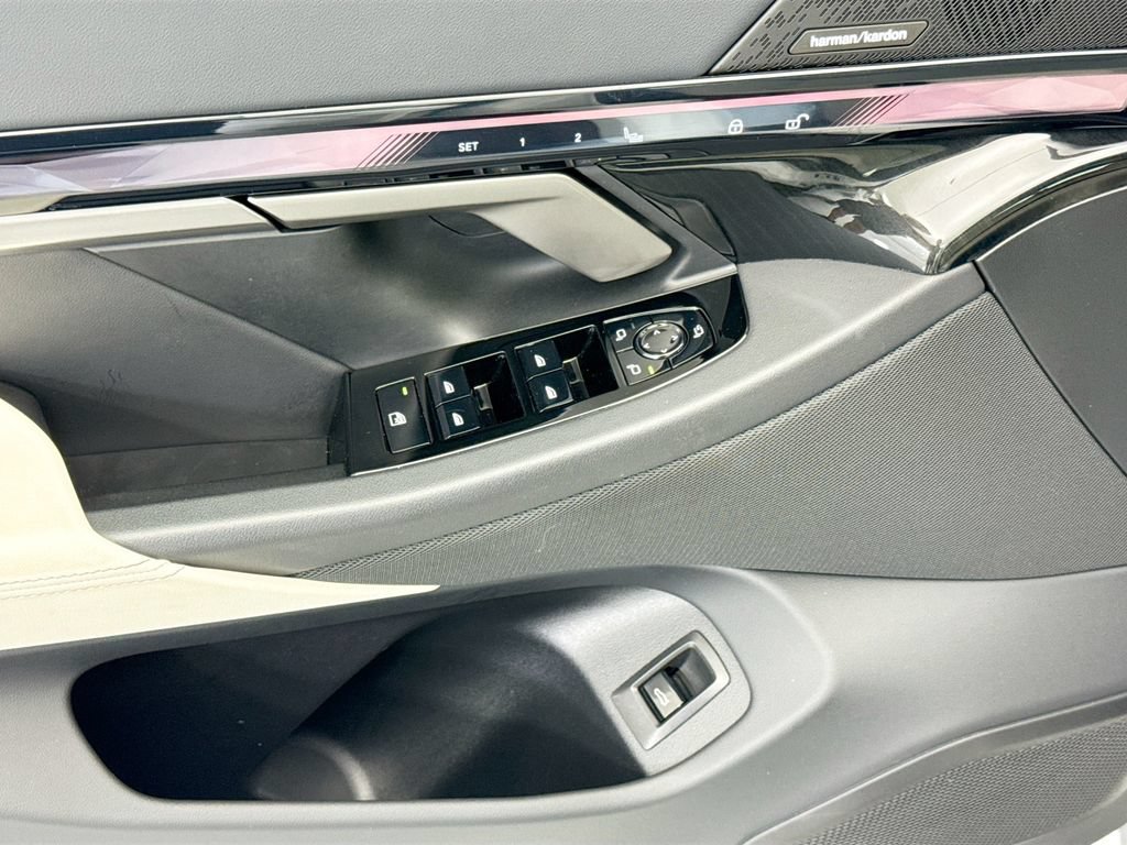 Used 2026 BMW i5 eDrive40 RWD image 22