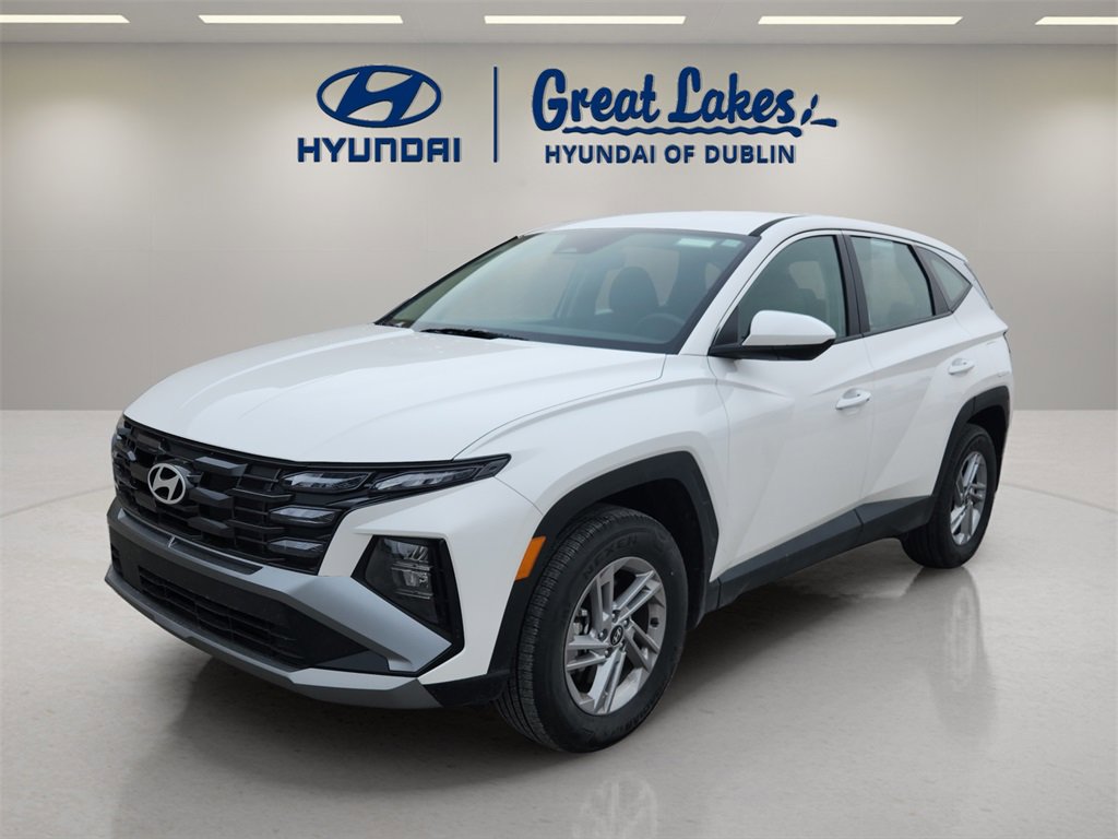 Certified 2025 Hyundai Tucson SE image 1