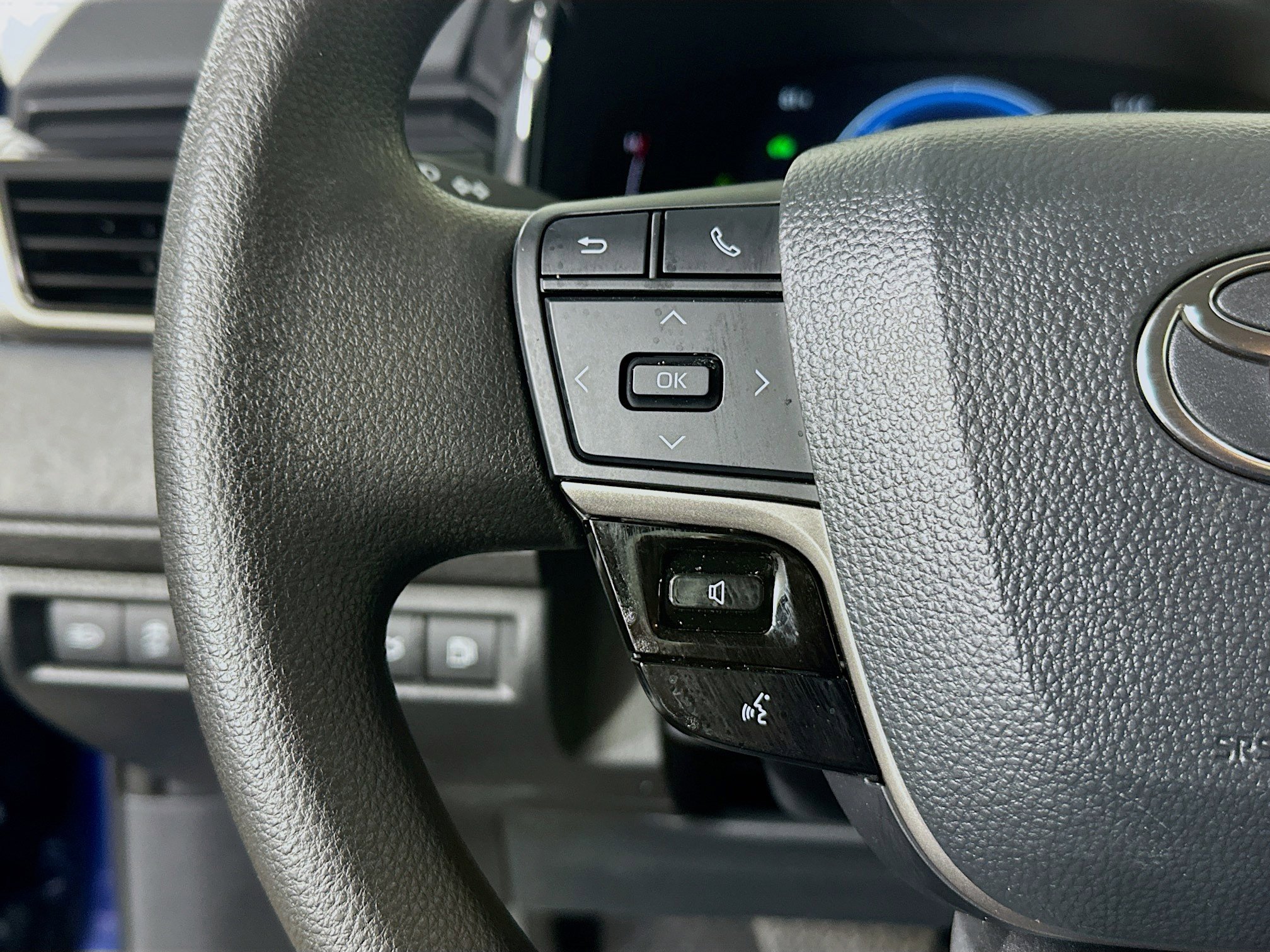 Used 2025 Toyota Camry LE image 16