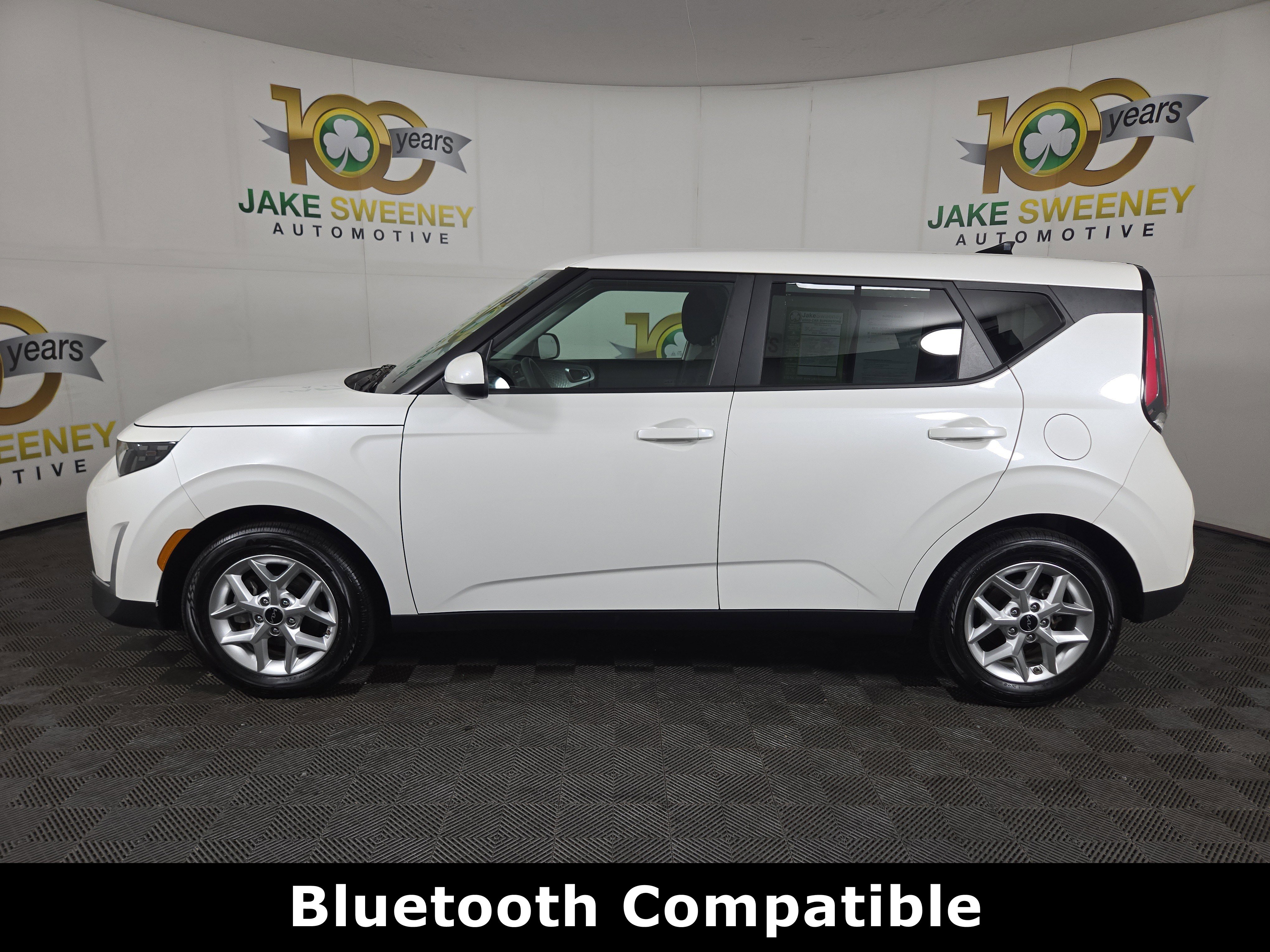 Used 2023 Kia Soul LX w/ LX Technology Package image 4