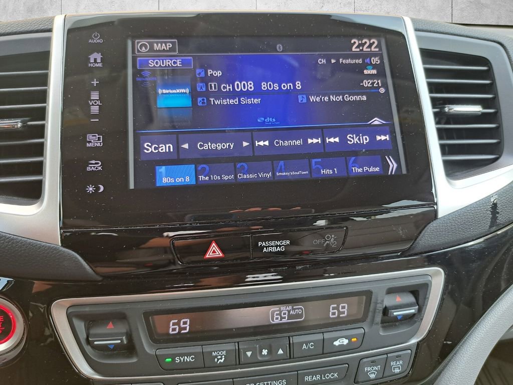 Used 2017 Honda Pilot Touring image 9