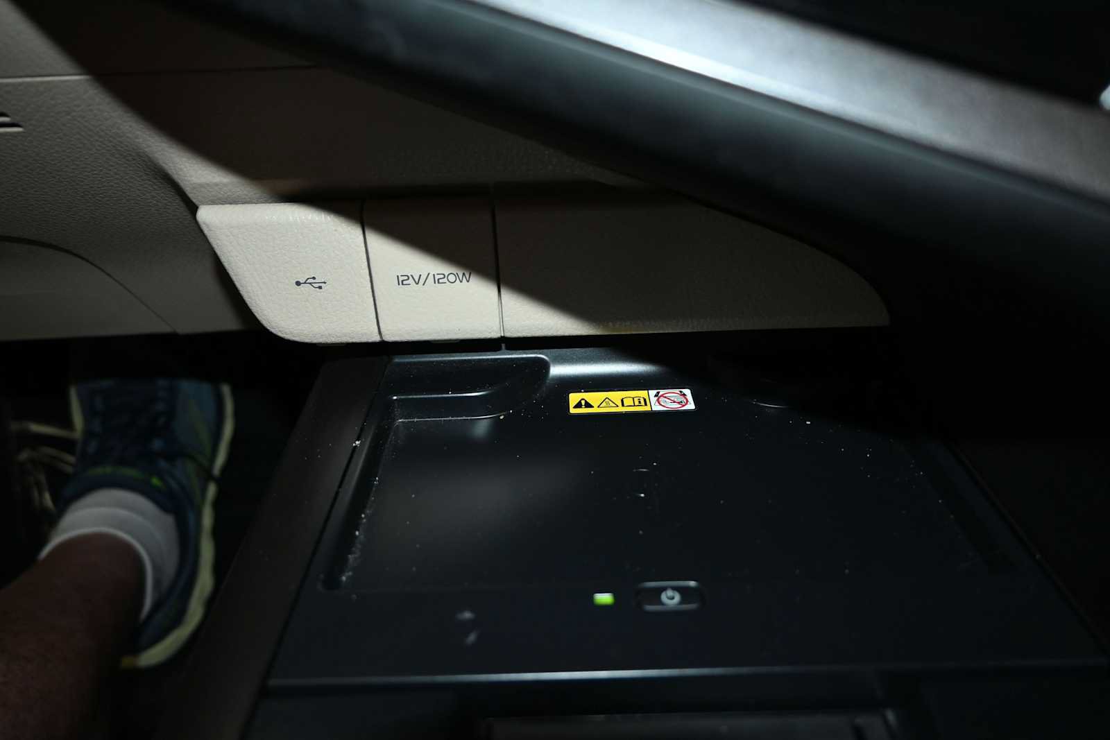 Used 2024 Toyota Camry XLE w/ Navigation Package FWD image 14