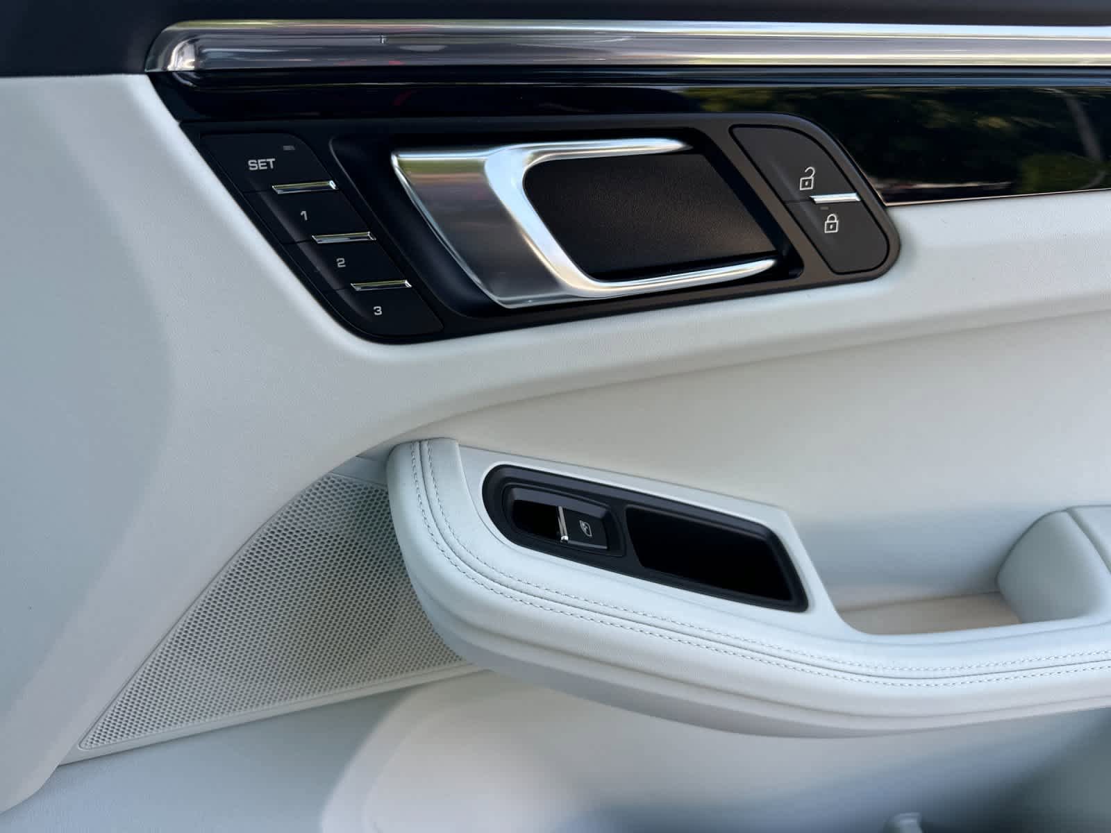 New 2026 Porsche Macan AWD/4WD image 19