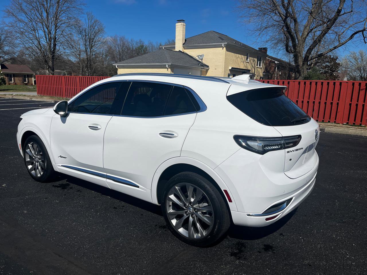 Used 2022 Buick Envision Avenir w/ Safety Package image 3