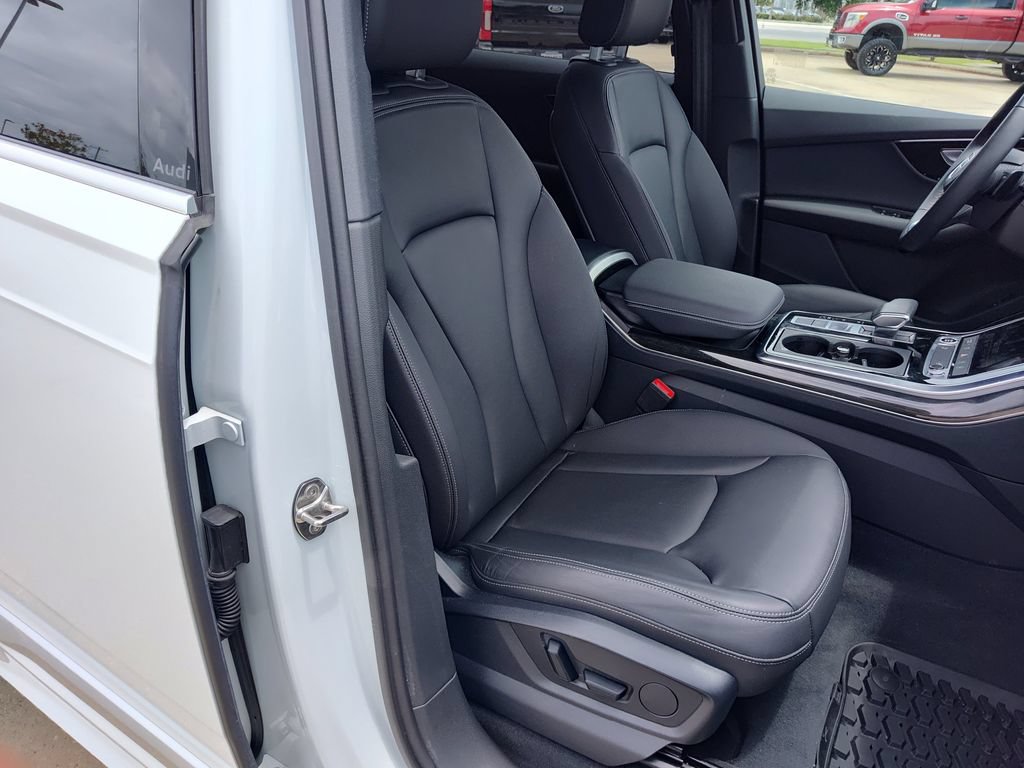Used 2025 Audi Q7 2.0T Premium w/ Convenience Package AWD/4WD image 34