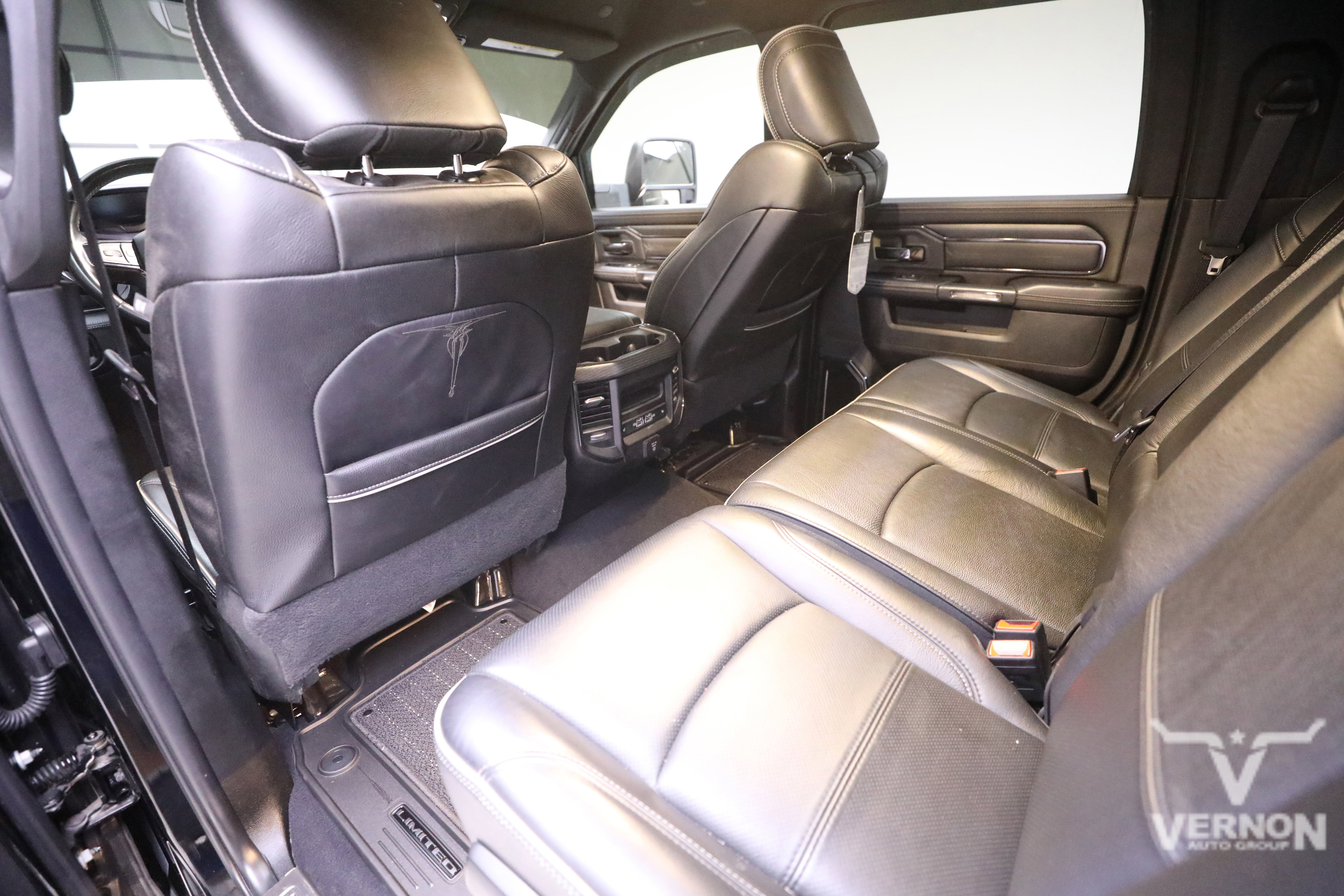 Used 2024 RAM 3500 Limited image 9