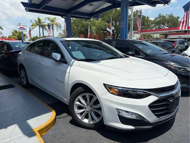 Used 2022 Chevrolet Malibu LT FWD image 2
