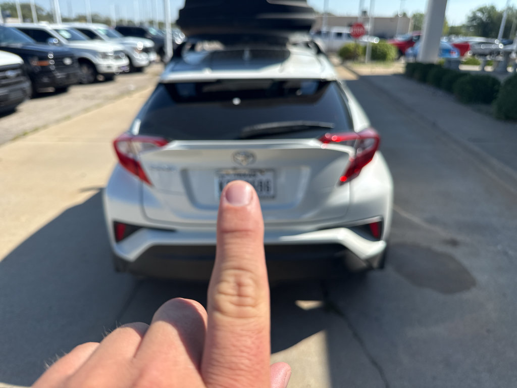 Used 2018 Toyota C-HR XLE FWD image 5