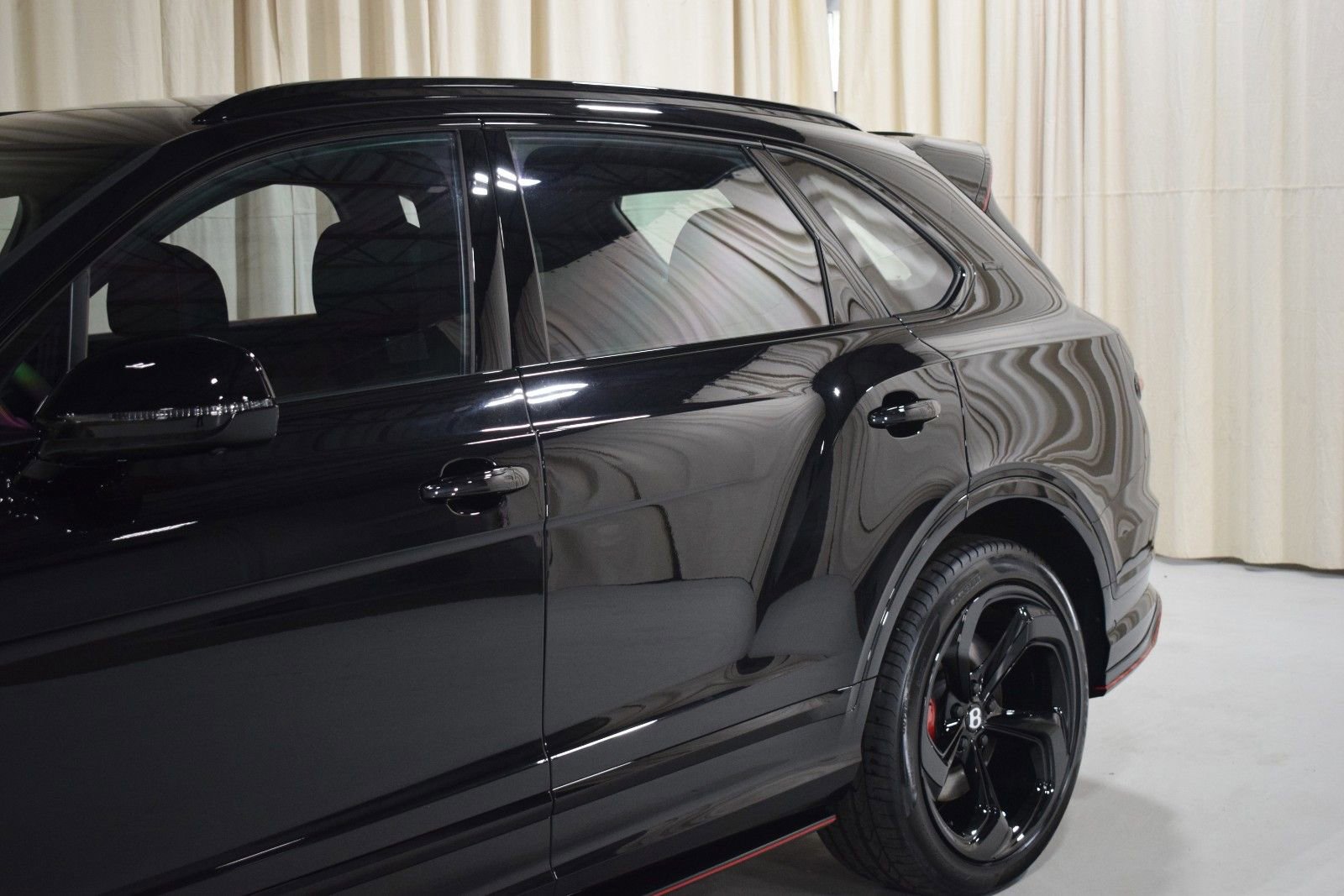 New 2025 Bentley Bentayga AWD/4WD image 8
