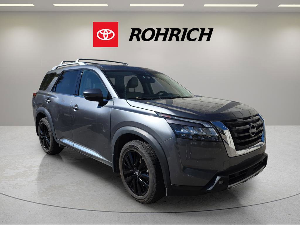 Used 2022 Nissan Pathfinder Platinum w/ Cargo Package image 7