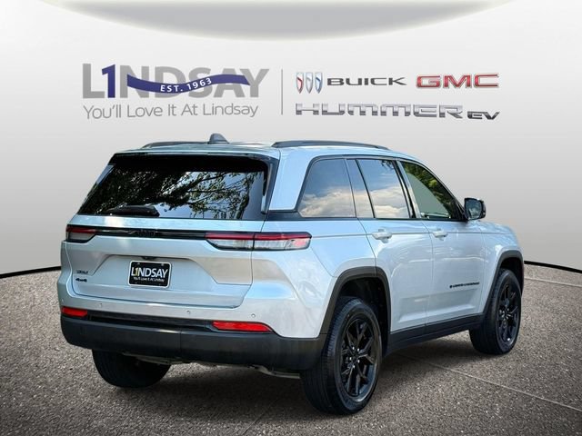 Used 2025 Jeep Grand Cherokee Altitude AWD/4WD image 3