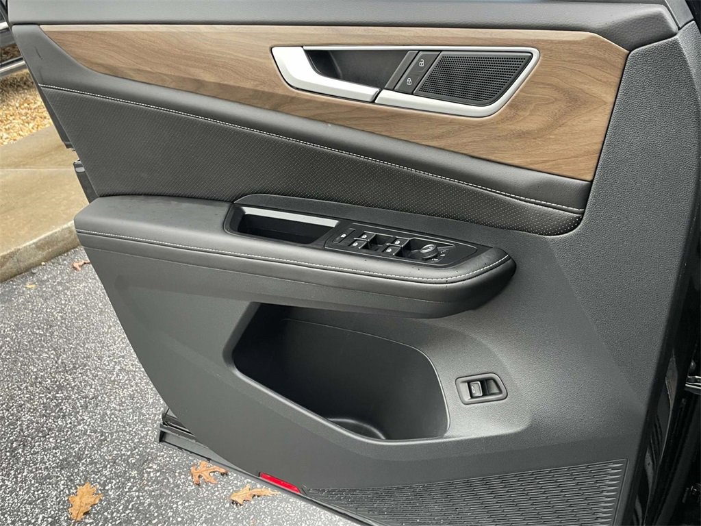 Used 2024 Volkswagen Atlas SE image 22