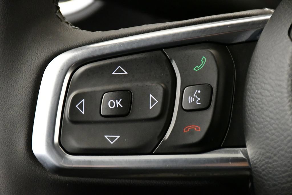 Used 2025 Jeep Wrangler Sahara image 22