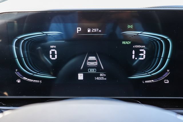 Used 2025 Kia Niro EX FWD image 23
