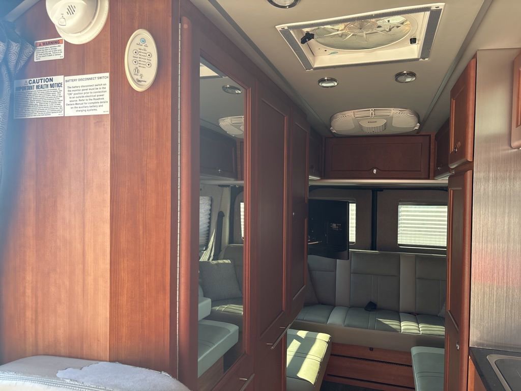 Used 2016 Mercedes-Benz Sprinter 3500 image 36