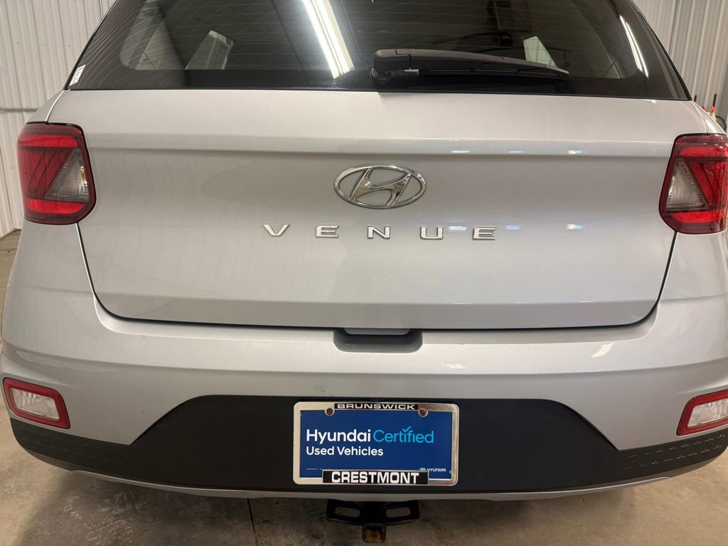 Certified 2022 Hyundai Venue SEL image 10
