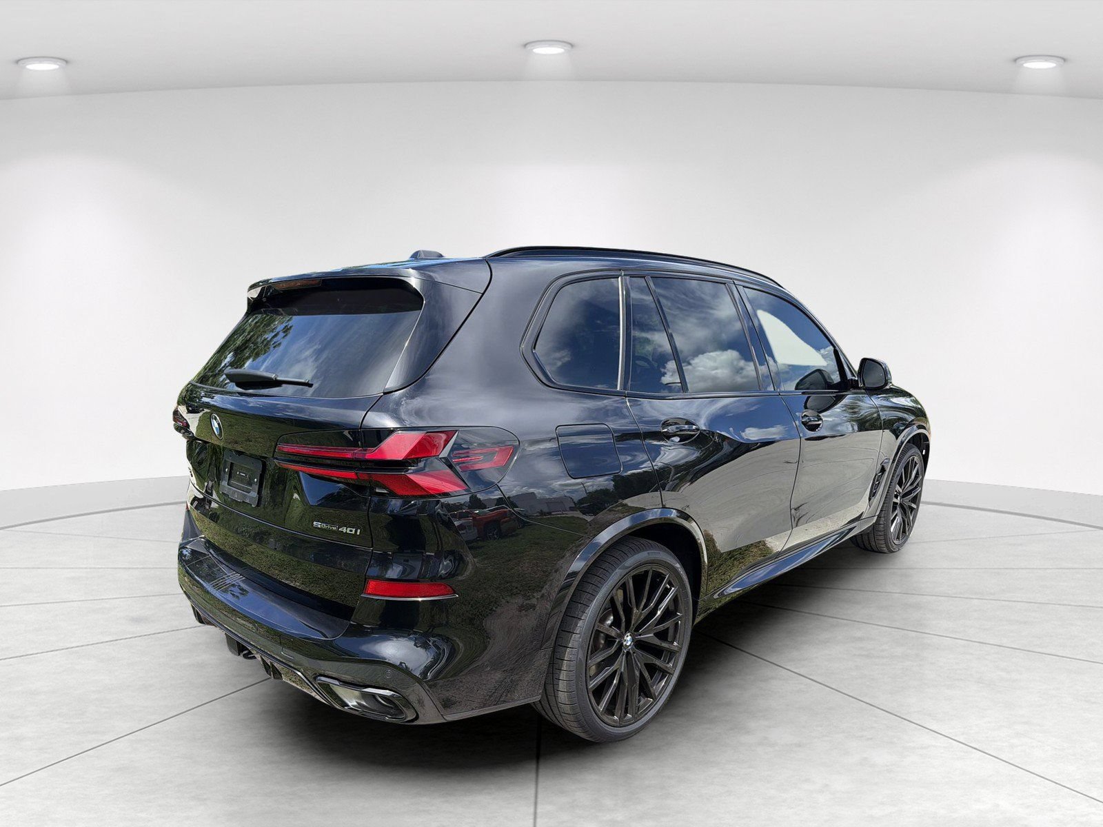 Used 2024 BMW X5 sDrive40i w/ M Sport Package RWD image 4