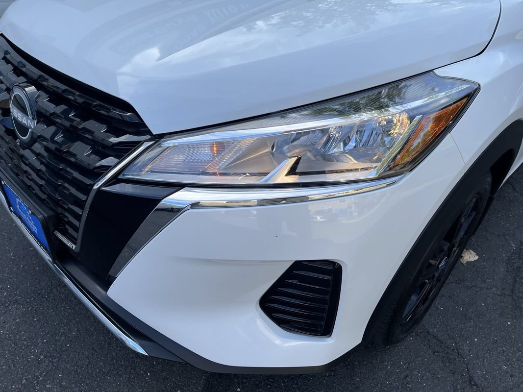 Used 2023 Nissan Kicks SV FWD image 23