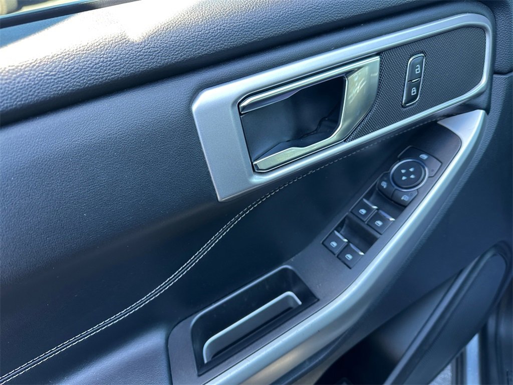 Used 2022 Ford Explorer XLT w/ Class IV Trailer Tow Package image 27